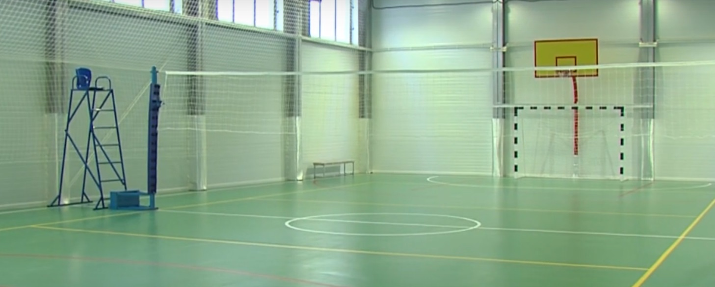 Первый спорткомплекс и крытый хоккейный корт в с. Сытомино