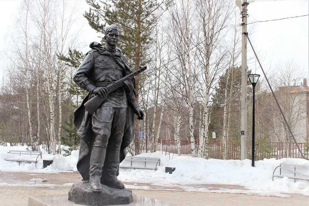 Открыт памятник Солдату Победителю в Барсово