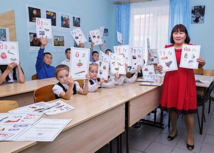 Учитель хантыйского языка награждена премией Правительства ХМАО – Югры  им. И. Н. Шесталова