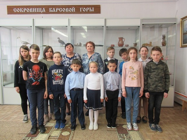 Создан краеведческий уголок «История и современность нашего края» в школе п. Барсово