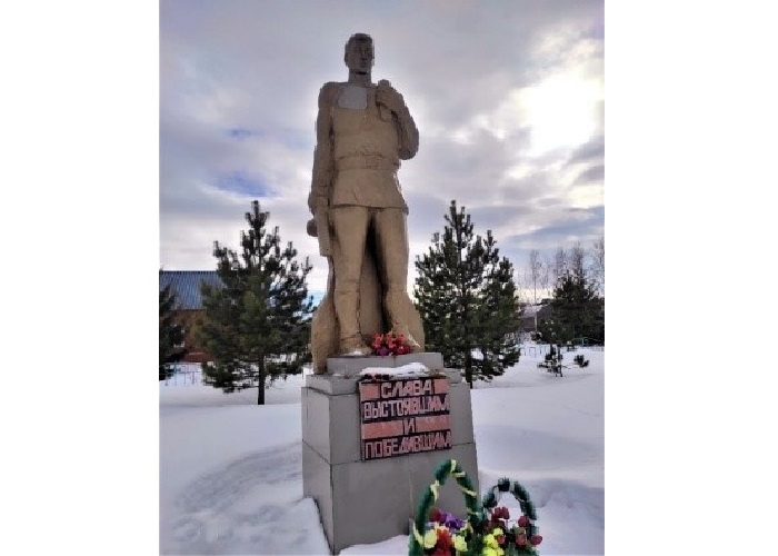 Открыт памятник «Воинам Славы» в п. Высокий Мыс