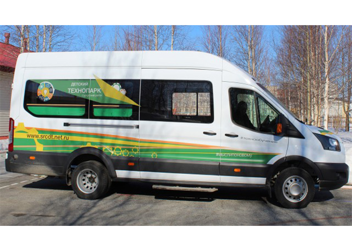 Начал работу мобильный кванториум в Сургутском районе