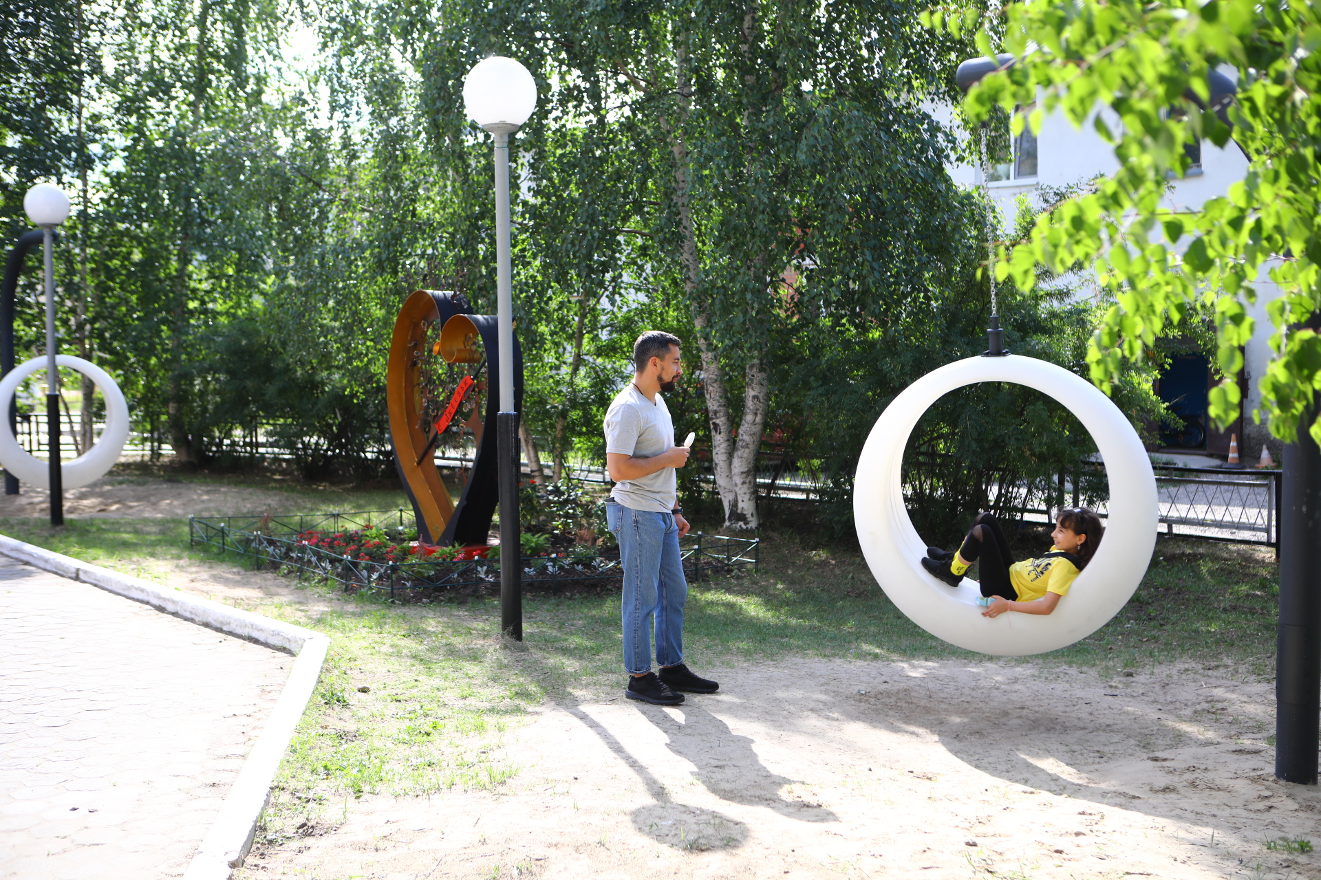 Молодёжный сквер в Белом Яре