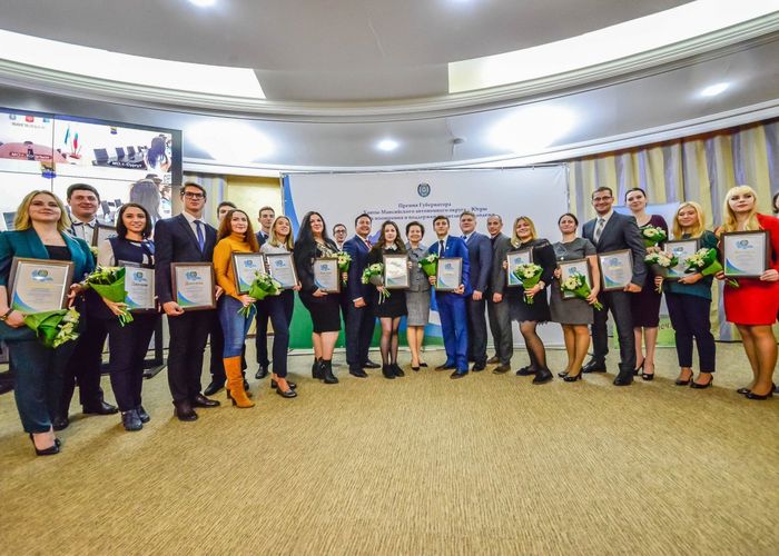 Школьница из Белого Яра награждена премией губернатора ХМАО - Югры