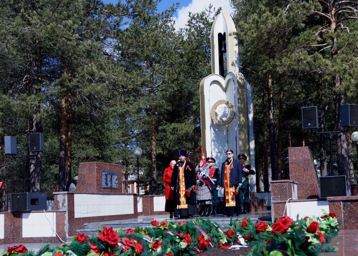 Открыт мемориал «Памяти Павших» в п. Белый Яр