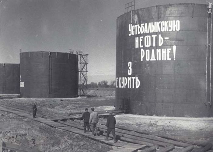 Первый фонтан промышленной нефти