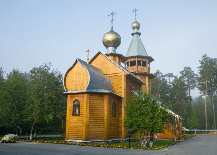 Открыт Храм святых мучеников Флора и Лавра в д. Сайгатиной