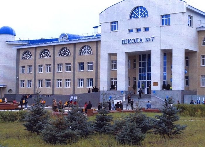 Открылась Лянторская средняя школа №7