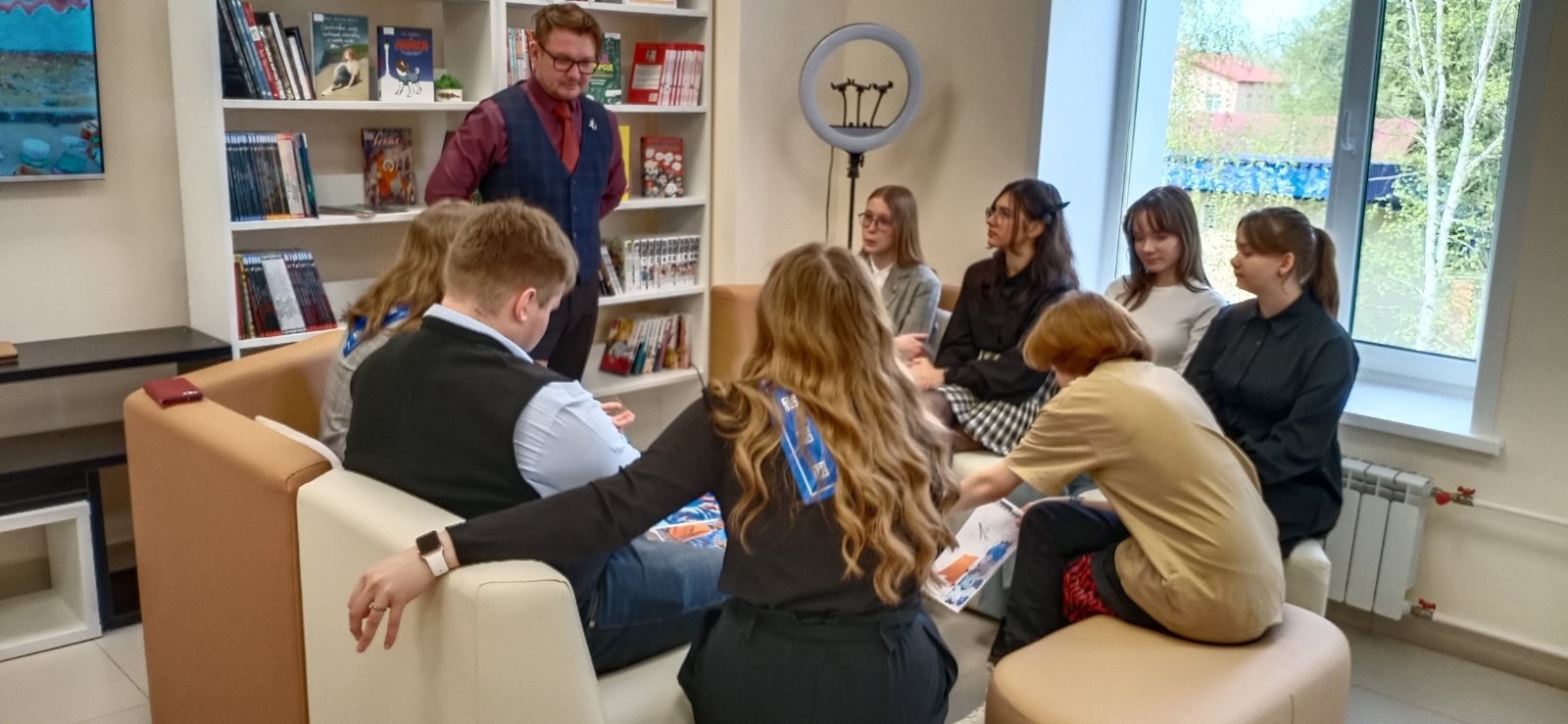 Открыта сельская библиотека в п. Белый Яр