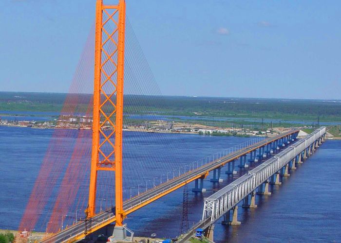 Открыт автодорожный вантовый мост через р. Обь